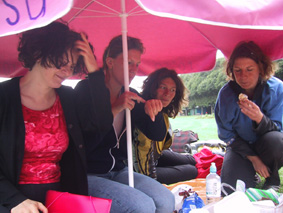 https://www.frauenwohnprojekt.info/media/galerie/2003/picknick/003.jpg