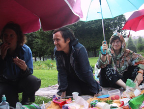 http://www.frauenwohnprojekt.info/media/galerie/2003/picknick/005.jpg