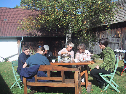 https://www.frauenwohnprojekt.info/media/galerie/2004/waldviertel/15.jpg