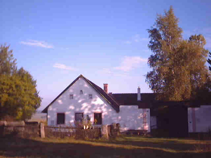 https://www.frauenwohnprojekt.info/media/galerie/2004/waldviertel/Sonntagmorgen.jpg