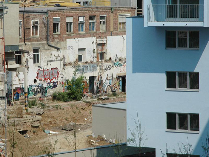 https://www.frauenwohnprojekt.info/media/galerie/2007/kabelwerk/neu alt.jpg