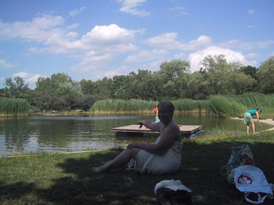 https://www.frauenwohnprojekt.info/media/galerie/2007/sommer/teich.jpg