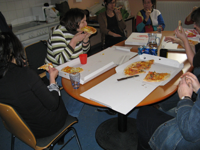 https://www.frauenwohnprojekt.info/media/galerie/2008/modell basteln/IMG_0582.jpg